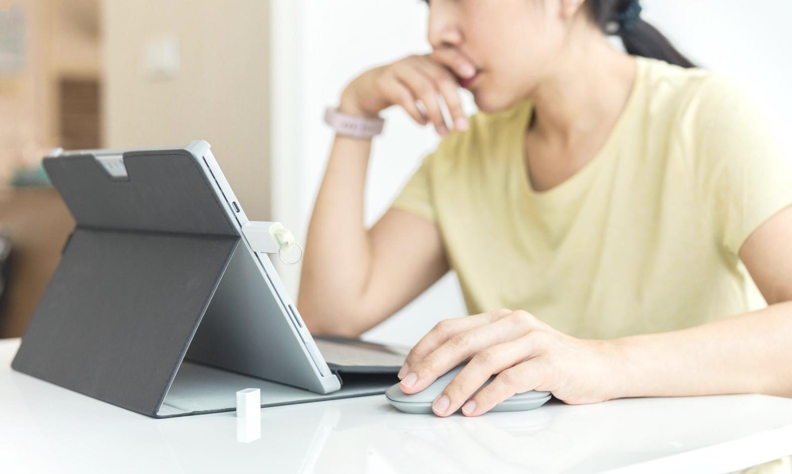 Brontivexa-Team bei der Vorbereitung einer neuen Webinar-Session